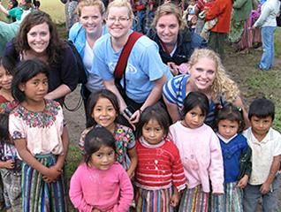 职业治疗博士课程的学生在秘鲁的国际旅行.